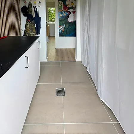 Container House With Terrace Near Marielyst بيت للعطل *